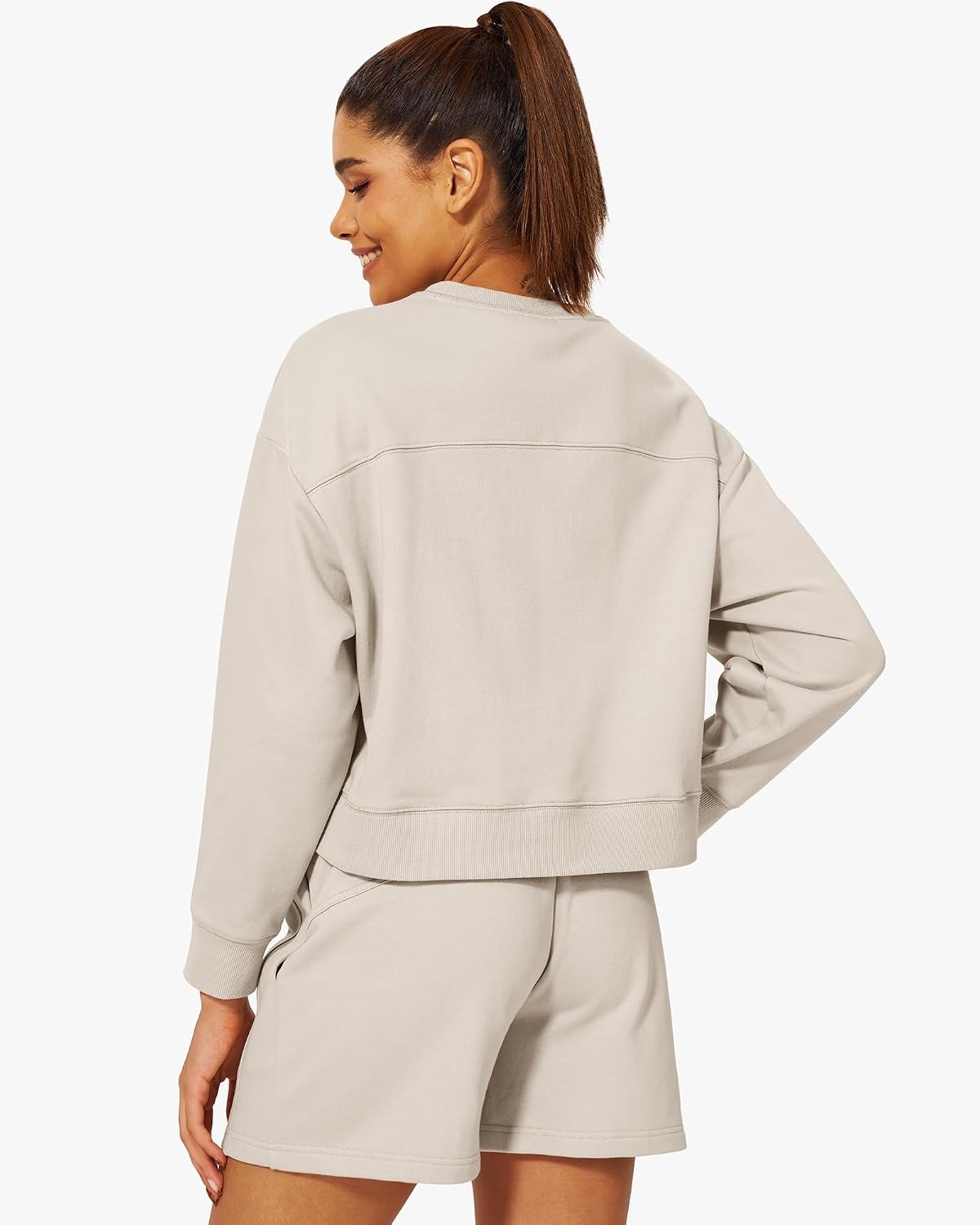 Stelle Cropped Sweatshirt for Women Crewneck Pullover Tops Oversized Long Sleeve Lightweight Casual Cotton Sweat Shirts(Oat Milk)