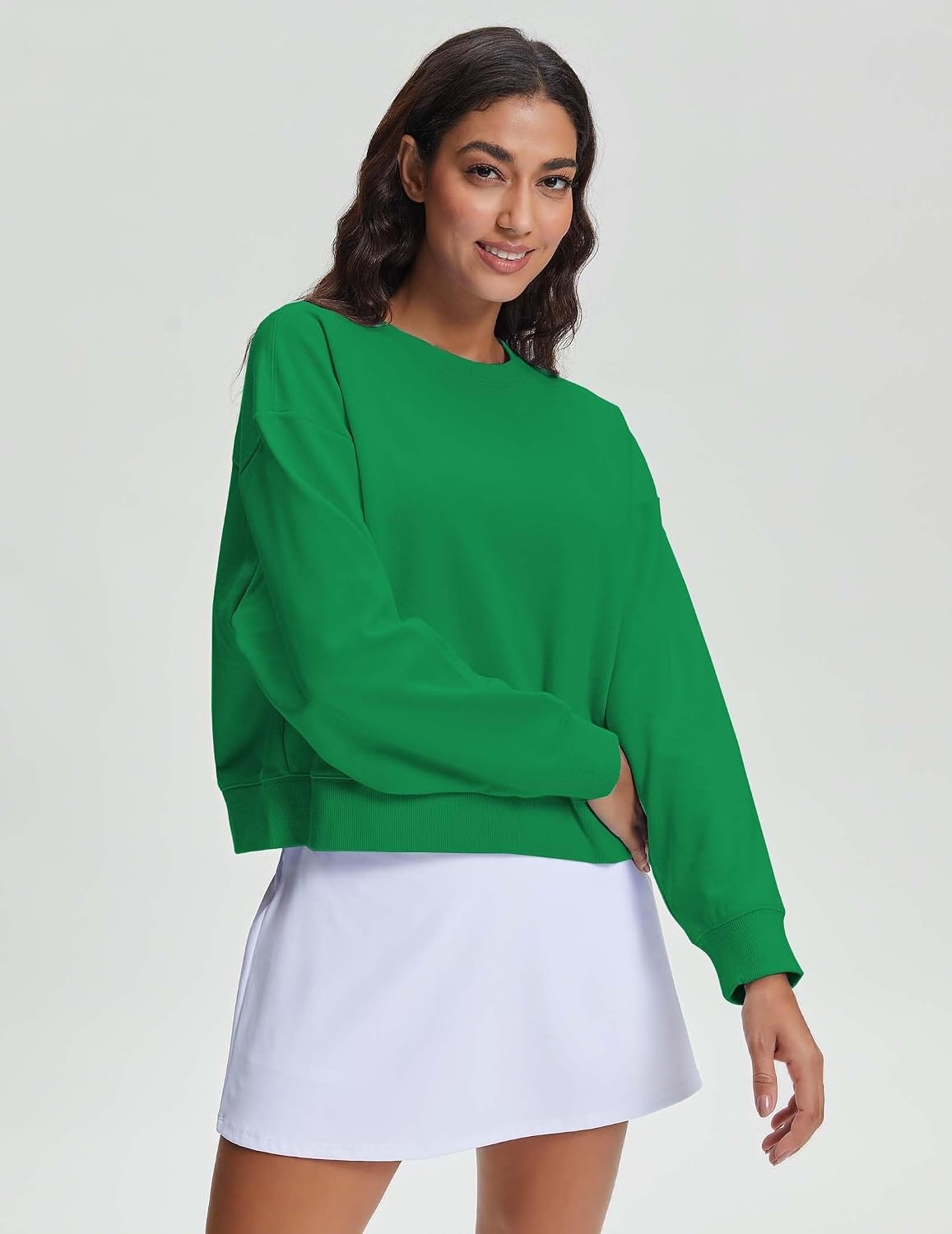 Stelle Women’s Cropped Crewneck Sweatshirt Relaxed Fit Casual Everyday | Soft lining, Ribbed cuffs, Lightweight warmth, Layering essential, Lounge, Travel, Streetwear(Kelly Green)