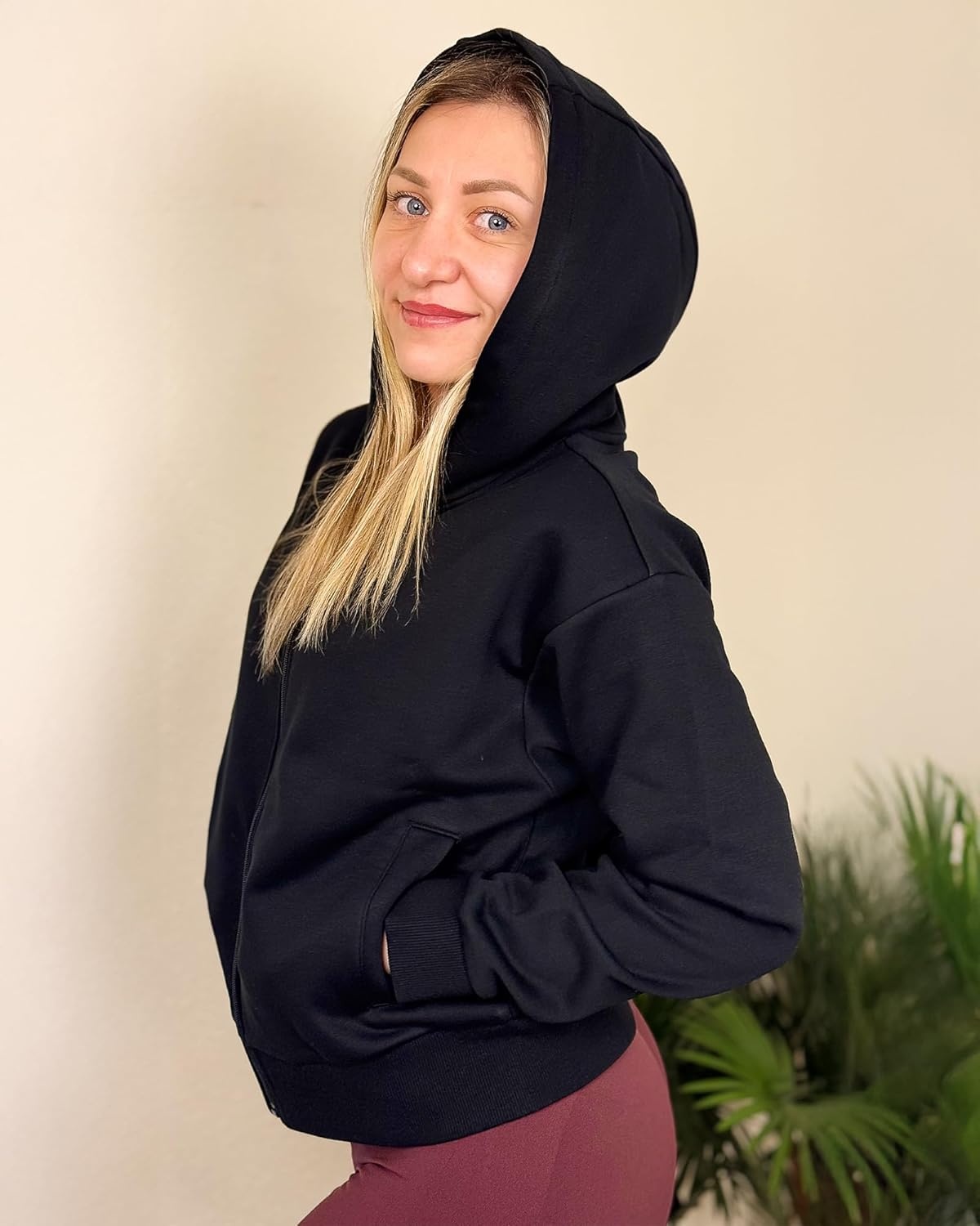 Stelle Zip Up Hoodies for Women Fleece Crop Jackets Long Sleeve Hooded Sweatshirts with Pockets Casual Coat(Black)