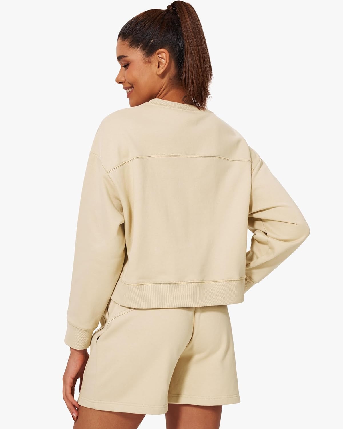 Stelle Cropped Sweatshirt for Women Crewneck Pullover Tops Oversized Long Sleeve Lightweight Casual Cotton Sweat Shirts(Limestone)