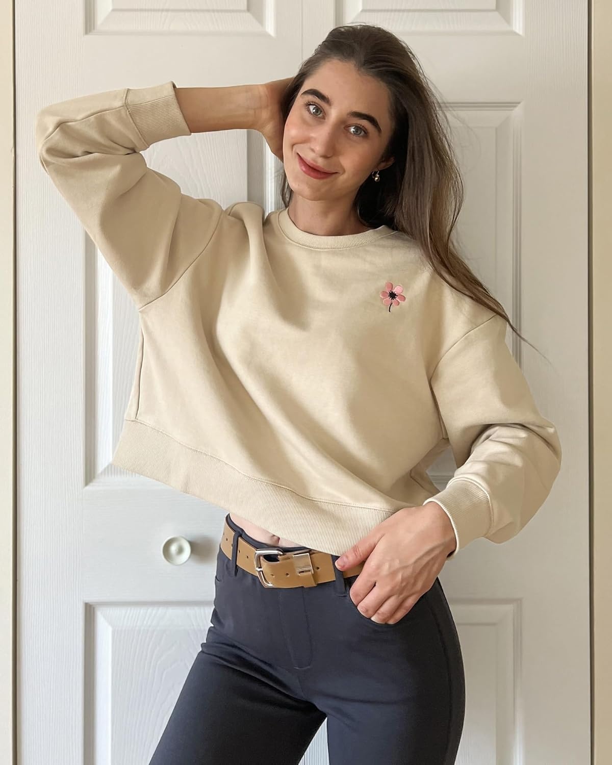 Stelle Cropped Sweatshirt for Women Crewneck Pullover Tops Oversized Long Sleeve Lightweight Casual Cotton Sweat Shirts(Limestone)