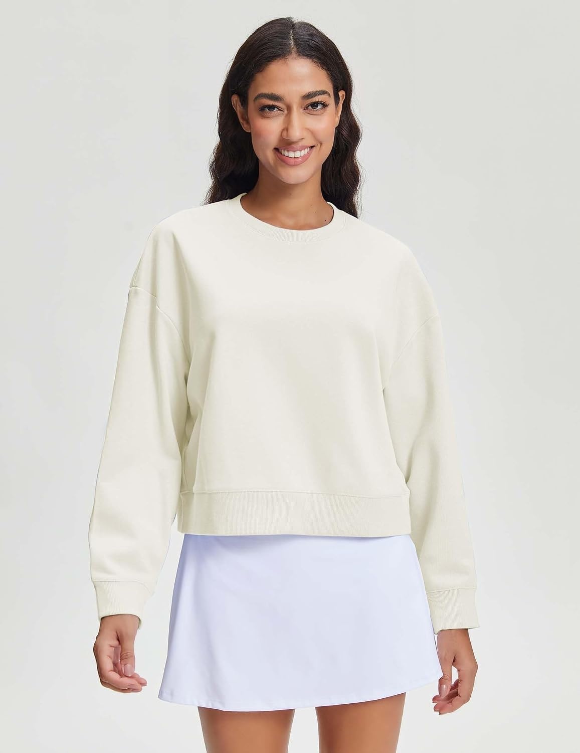 Stelle Cropped Sweatshirts for Women Cotton Long Sleeve Crop Tops Crewneck Pullover Oversized Sweater(Off-white)