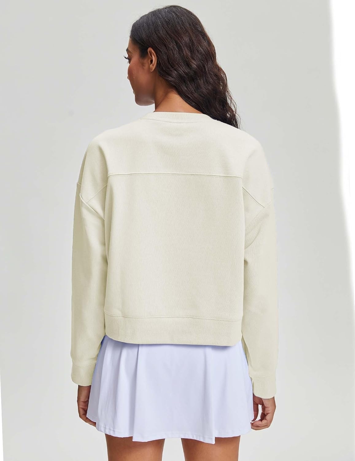 Stelle Cropped Sweatshirts for Women Cotton Long Sleeve Crop Tops Crewneck Pullover Oversized Sweater(Off-white)