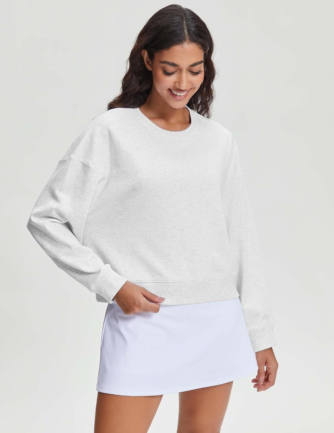 Stelle Cropped Sweatshirts for Women Cotton Long Sleeve Crop Tops Crewneck Pullover Oversized Sweater(Ultra Light Grey)