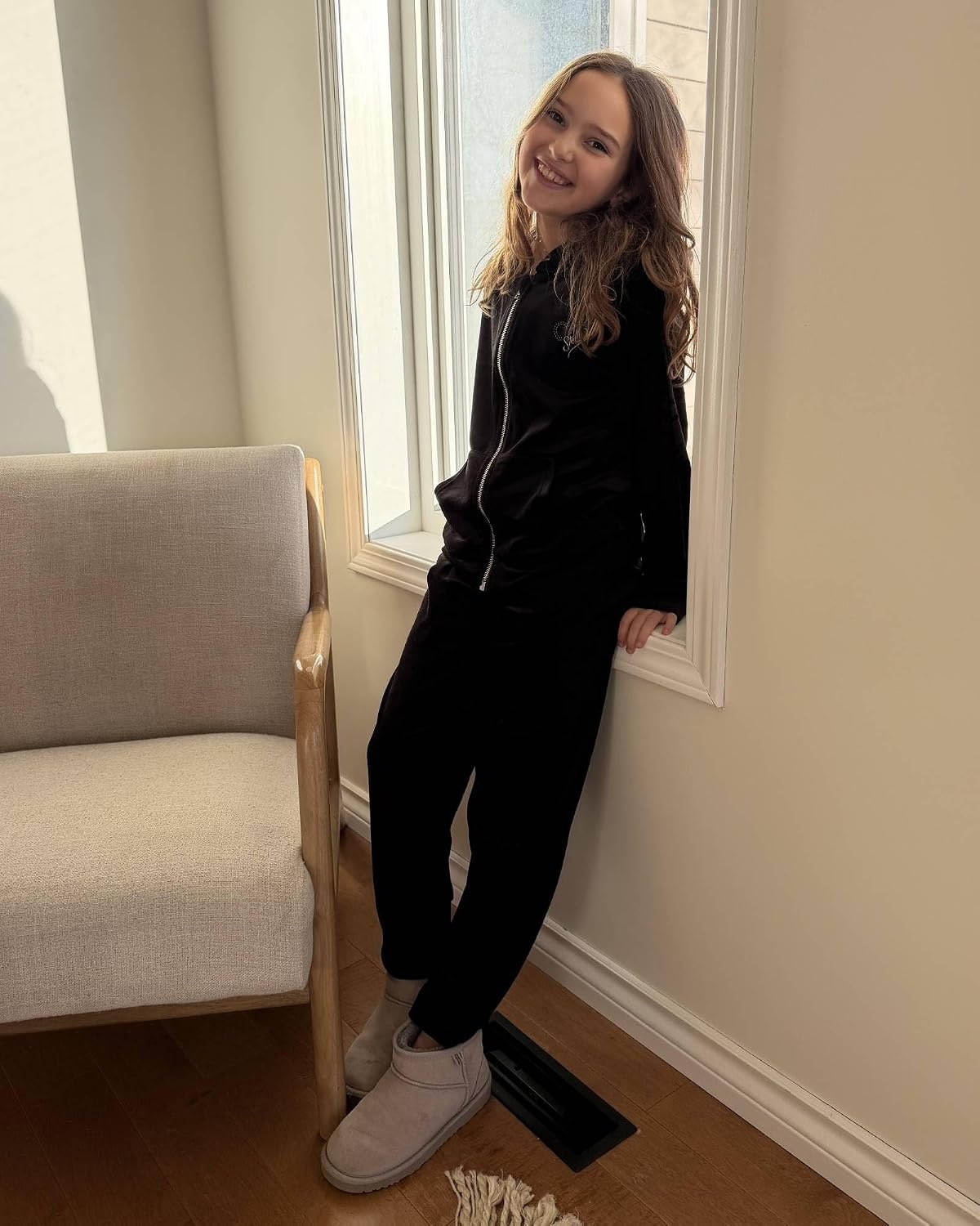 Stelle Girls Velour Tracksuits Zip Up Hoodies Joggers with Pockets 5-15 Y | Sweatshirt with Pockets,Chin Guard,Elastic Waist,Fall Winter Outfits,Holiday,Christmas,Toddler,Little Girl ,Tween,Teen,Preppy(Black)