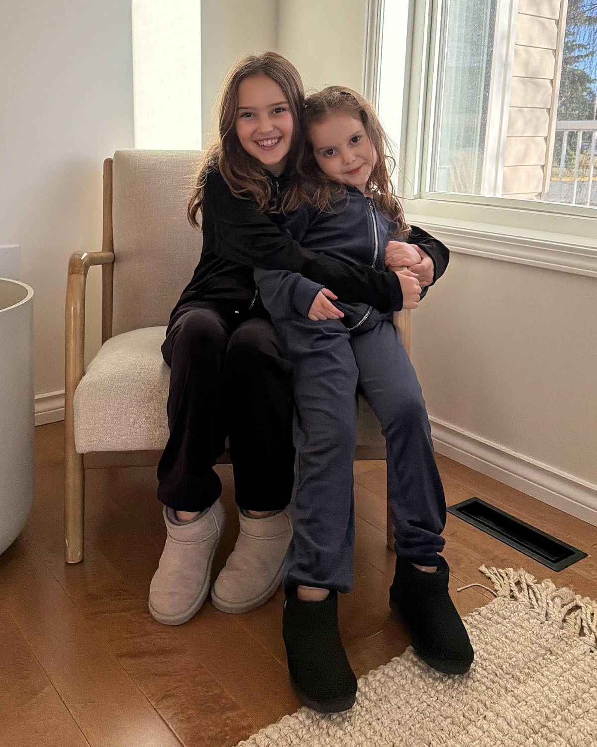 Stelle Girls Velour Tracksuits Zip Up Hoodies Joggers with Pockets 5-15 Y | Sweatshirt with Pockets,Chin Guard,Elastic Waist,Fall Winter Outfits,Holiday,Christmas,Toddler,Little Girl ,Tween,Teen,Preppy(Black)