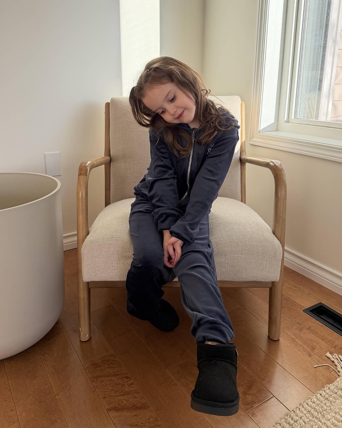 Stelle Girls Velour Tracksuits Zip Up Hoodies Joggers with Pockets 5-15 Y | Sweatshirt with Pockets,Chin Guard,Elastic Waist,Fall Winter Outfits,Holiday,Christmas,Toddler,Little Girl ,Tween,Teen,Preppy(Navy)