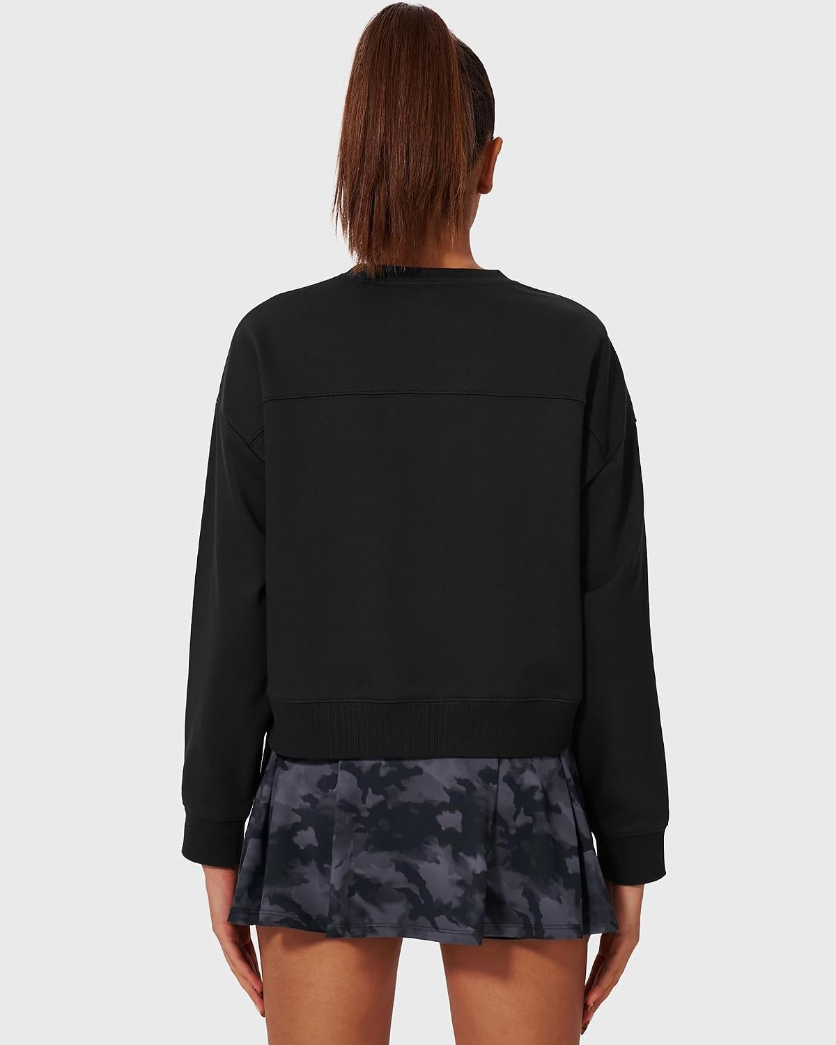 Stelle Cropped Sweatshirt for Women Crewneck Pullover Tops Oversized Long Sleeve Lightweight Casual Cotton Sweat Shirts(Black)